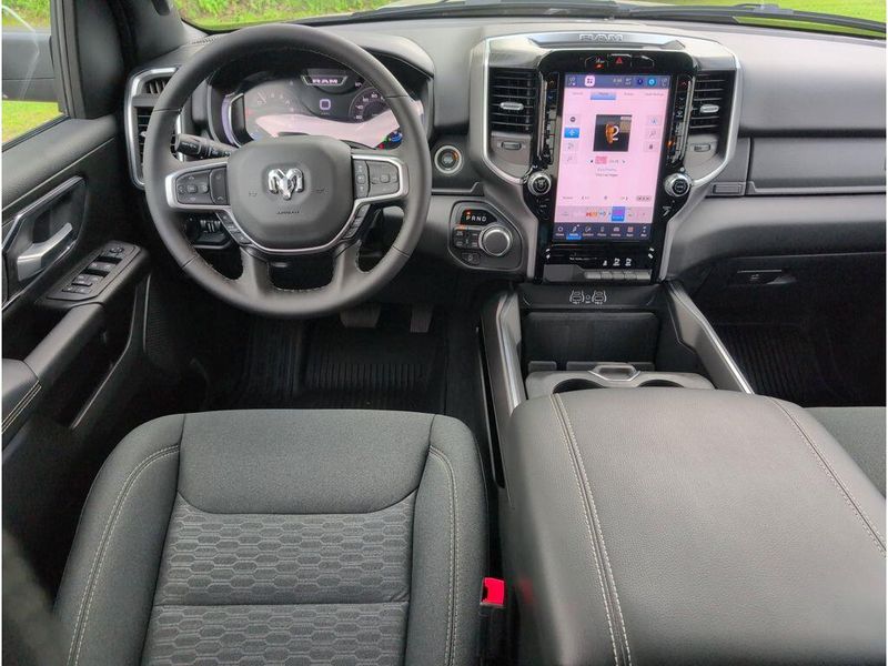 2025 RAM 1500 Big Horn Crew Cab 4x4 5