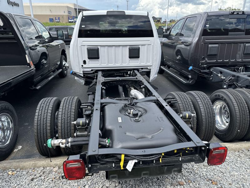New 2025 RAM 3500 Tradesman Crew Cab Chassis 4x4 60