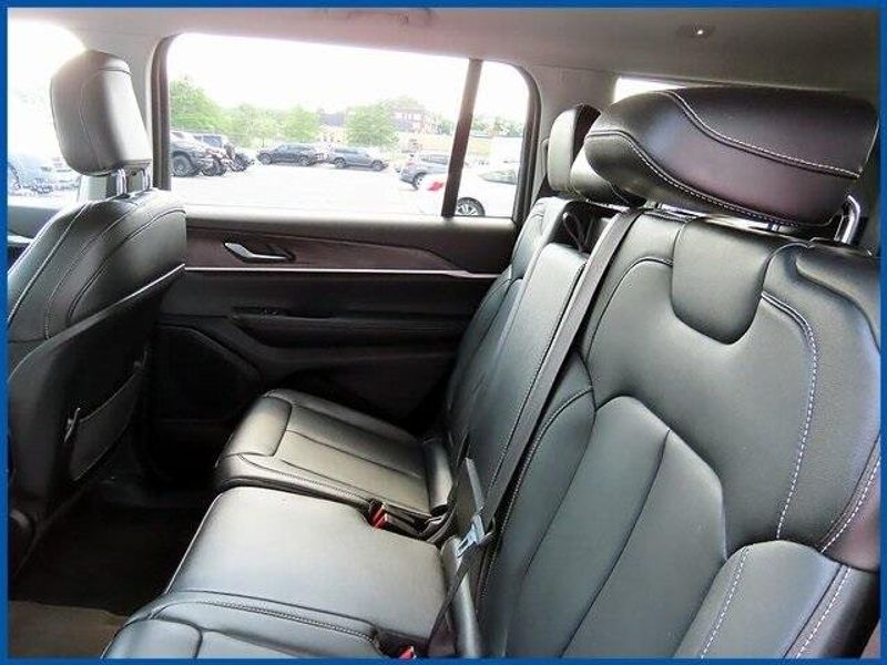 2023 Jeep Grand Cherokee L LimitedImage 10