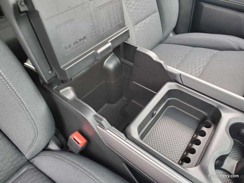 2025 RAM 1500 Big Horn Crew Cab 4x4 5