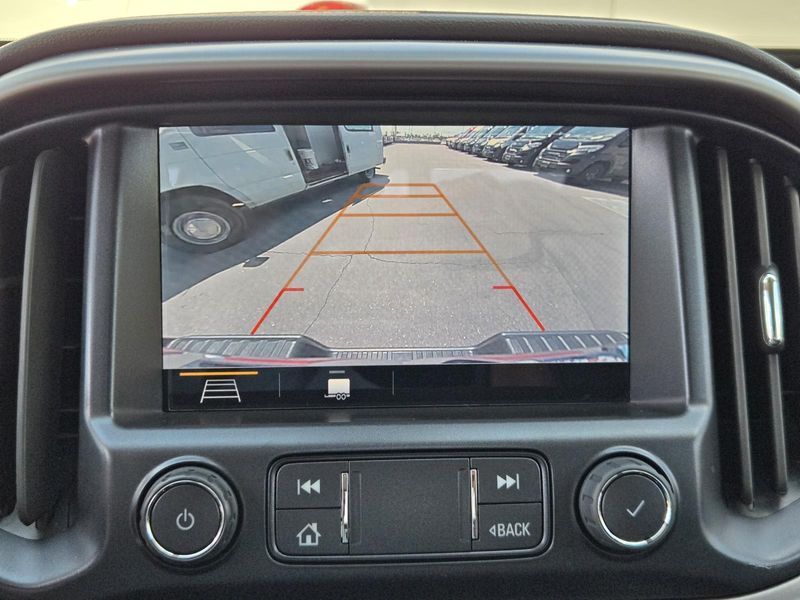 Used 2022 GMC Canyon 4WD Crew Cab 128 AT4 w/Leather