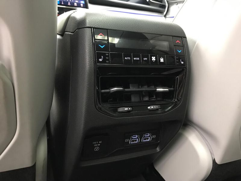 Used 2022 Jeep Grand Cherokee OverlandImage 24