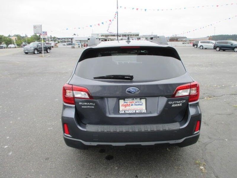 Used 2017 Subaru Outback PremiumImage 8