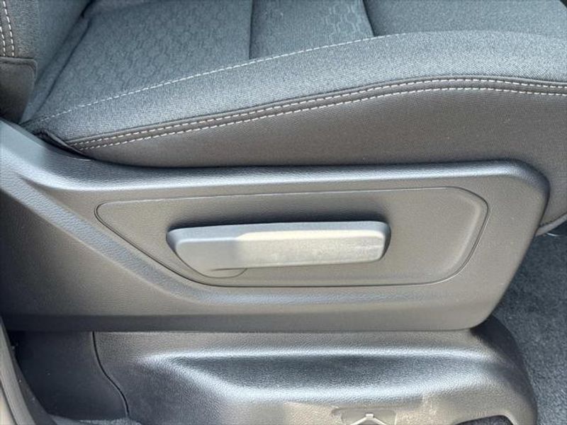 New 2026 RAM 1500 Big Horn Crew Cab 4x2 5'7' Box