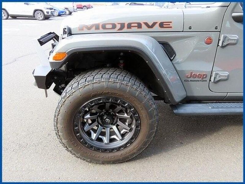 2021 Jeep Gladiator Mojave photo 3