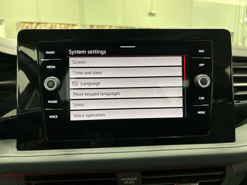 Used 2025 Volkswagen Jetta SELImage 22