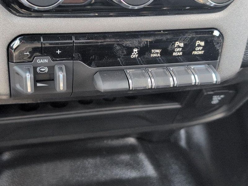 2025 RAM 2500 Tradesman Crew Cab 4x4 6