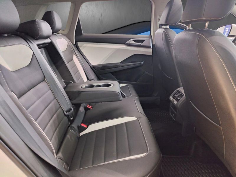 Used 2025 Volkswagen Taos SEL AWD w/Sunroof/NavImage 15