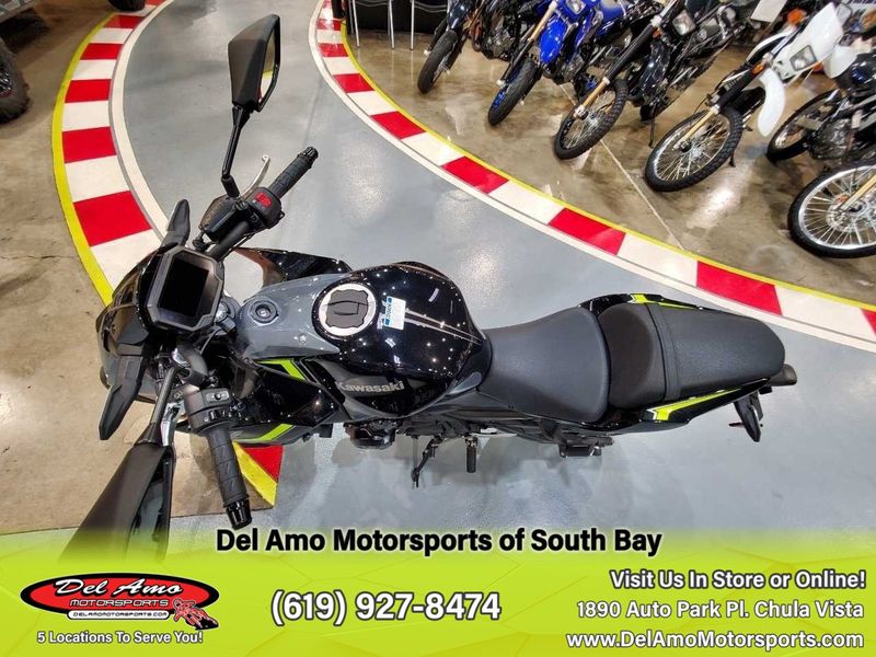 2024 Kawasaki ER650PRFNL-GY2  in a METALLIC MATTE DARK GRAY/METALLIC SPARK BLACK exterior color. Del Amo Motorsports of South Bay (619) 547-1937 delamomotorsports.com 