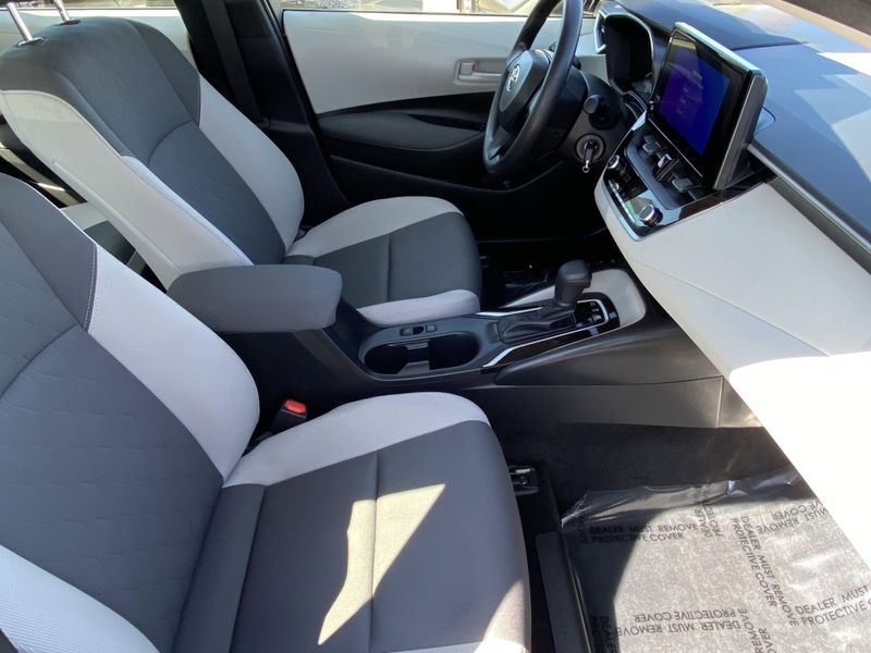 Used 2025 Toyota Corolla LEImage 10