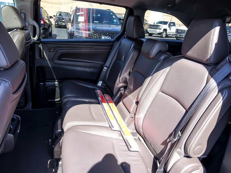 2018 Honda Odyssey Touring photo 12