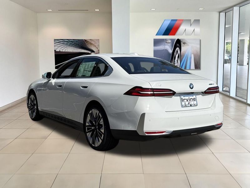 2025 BMW i5 eDrive40Image 8