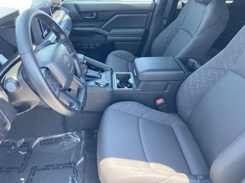 Used 2025 Toyota Tacoma SR5Image 15