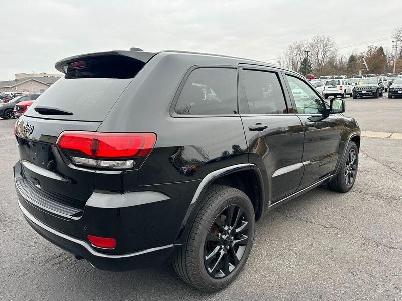 2017 Jeep Grand Cherokee AltitudeImage 13