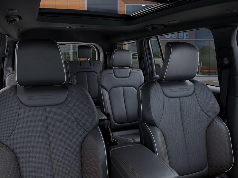 New 2026 Jeep Grand Cherokee L Summit 4x4Image 26
