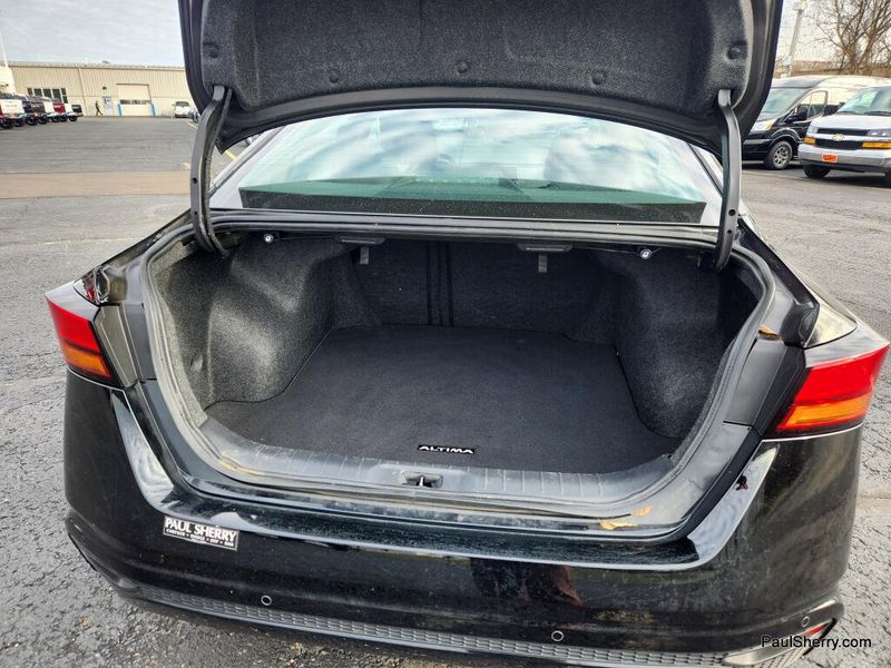 Used 2023 Nissan Altima 2.5 SV