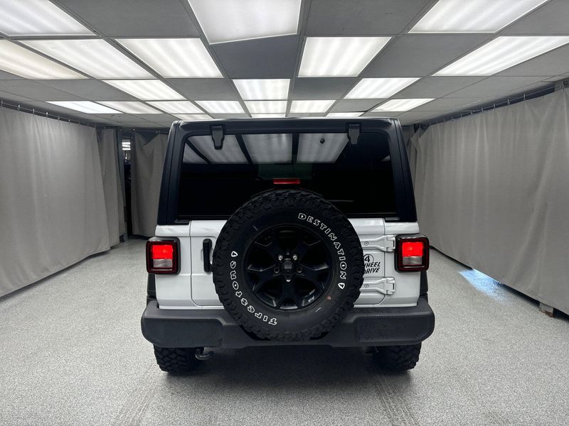 2021 Jeep Wrangler Unlimited WillysImage 3