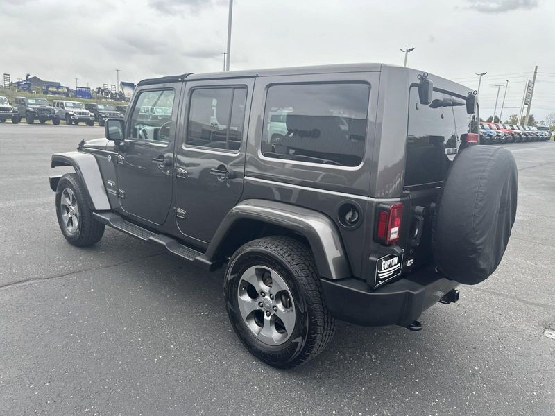 2017 Jeep Wrangler Unlimited SaharaImage 10