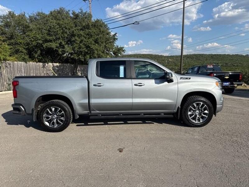 2024 Chevrolet Silverado 1500 RST photo 4