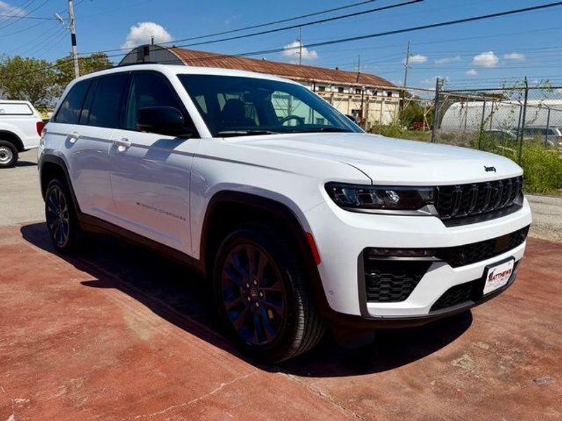 New 2026 Jeep Grand Cherokee 85th Anniversary Edition 4x4Image 3