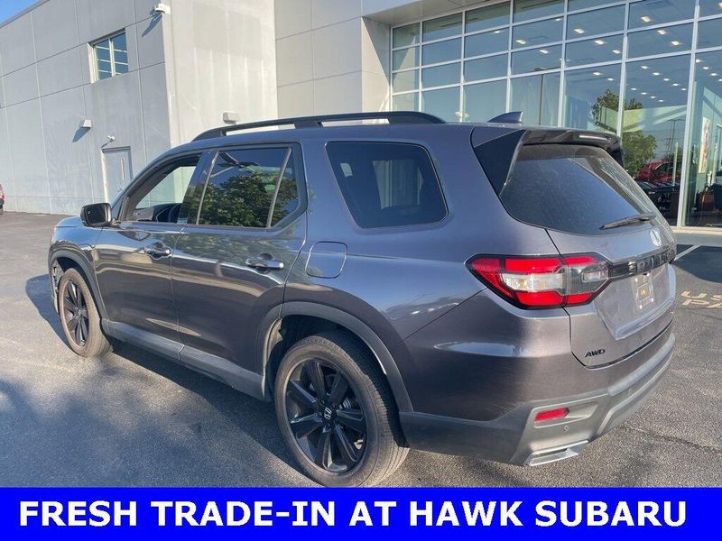 2025 Honda Pilot Black Edition photo 2