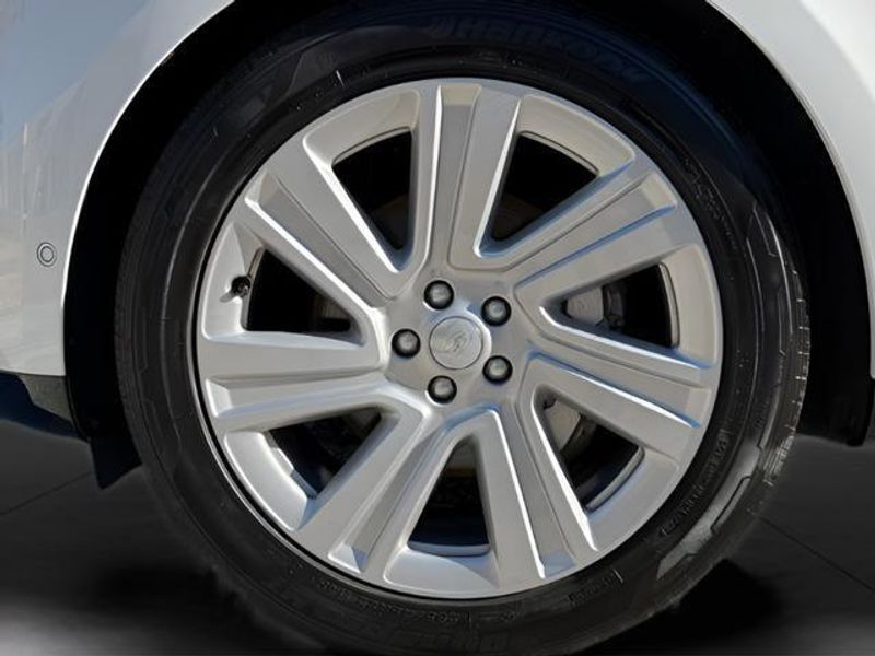 Used 2023 Land Rover Range Rover SE