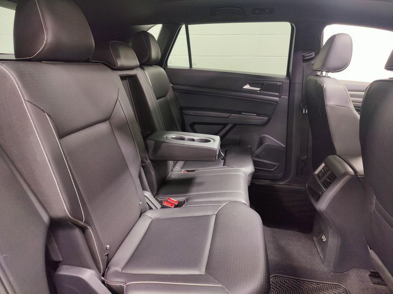 Used 2020 Volkswagen Atlas Cross Sport SEL AWD w/Sunroof/NavImage 17