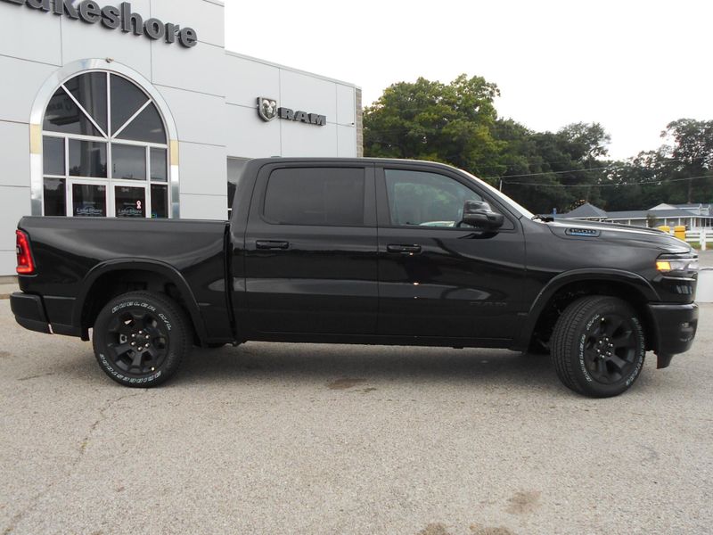 2025 RAM 1500 Big Horn Crew Cab 4x4 5