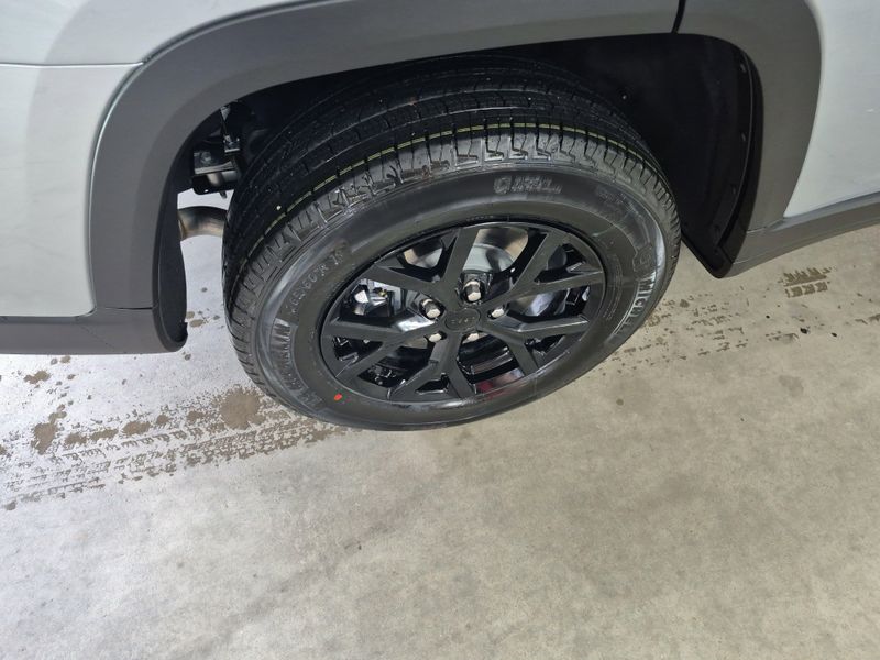 New 2025 Jeep Grand Cherokee L Altitude X 4x4Image 6