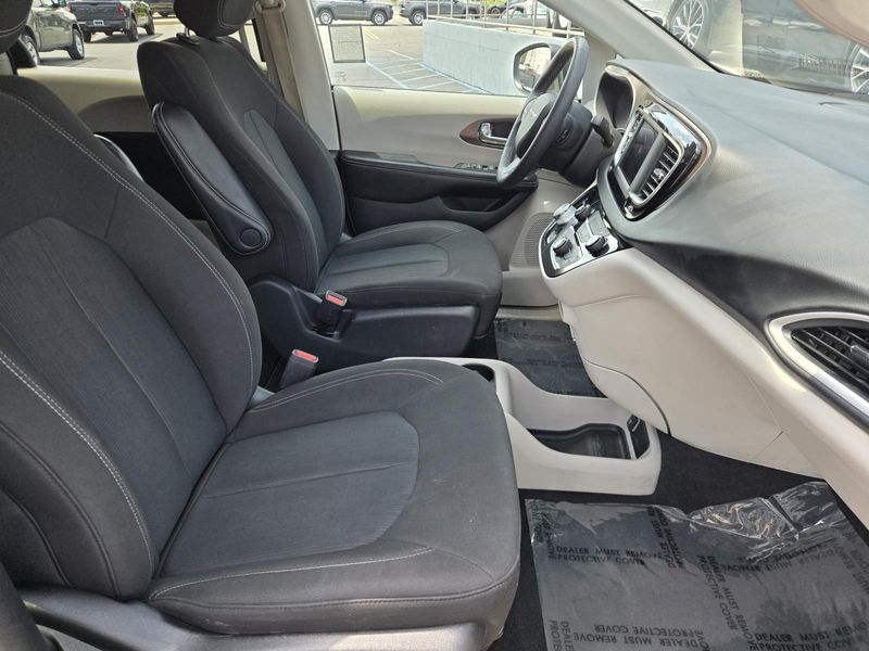 Used 2022 Chrysler Voyager LX FWD