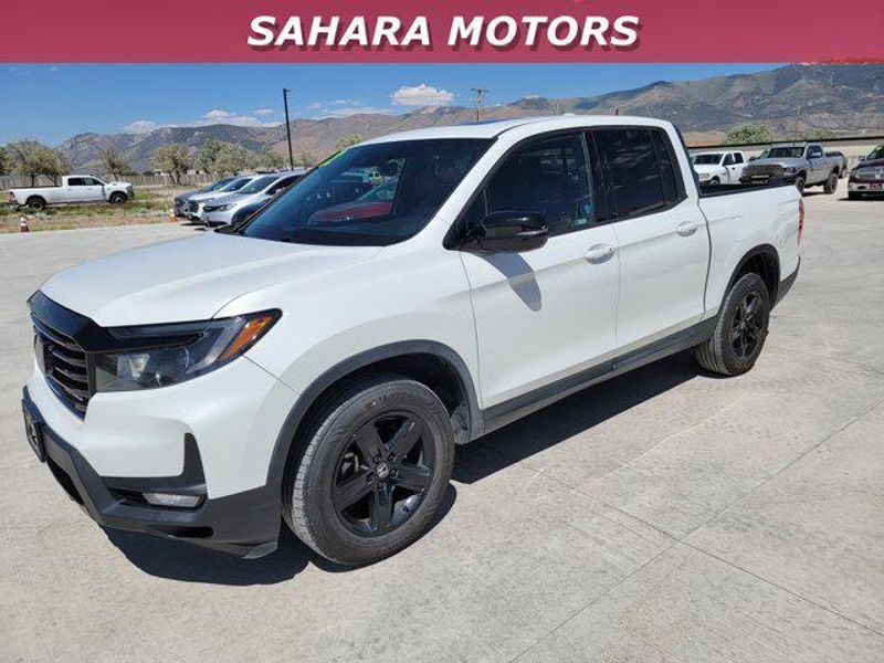2022 Honda Ridgeline Black Edition photo 3