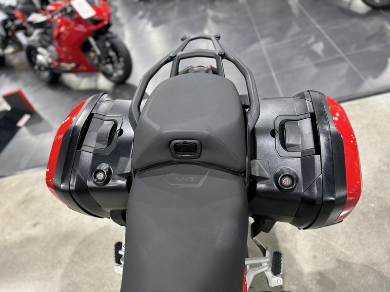 New 2024 Ducati MULTISTRADA V4 S TRAVEL & RADAR SPOKED WHEELS - DEMO Image 19