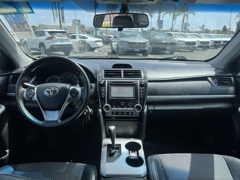 2012 Toyota Camry LImage 19