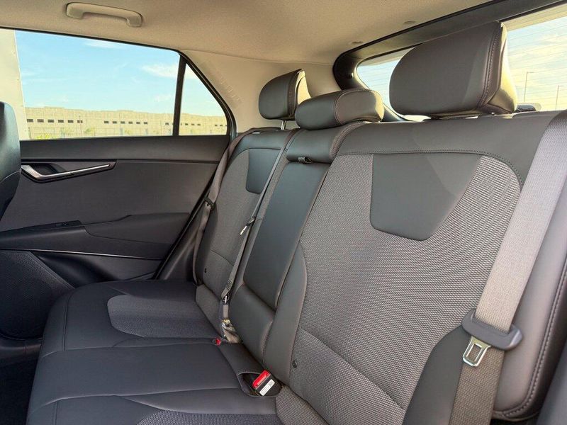 New 2026 Kia Niro EXImage 13
