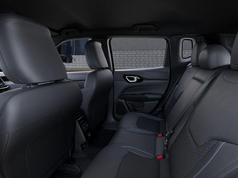 New 2026 Jeep Compass Latitude Altitude 4x4Image 23