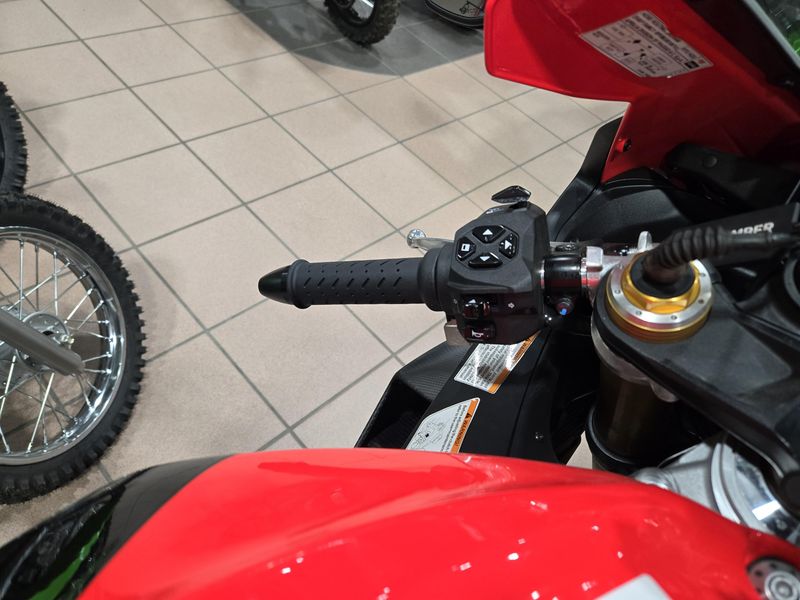 USED 2024 APRILIA RSV4 1100 Image 25