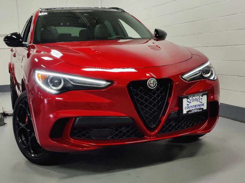 Used 2023 Alfa Romeo Stelvio Quadrifoglio AWD w/SunroofImage 3