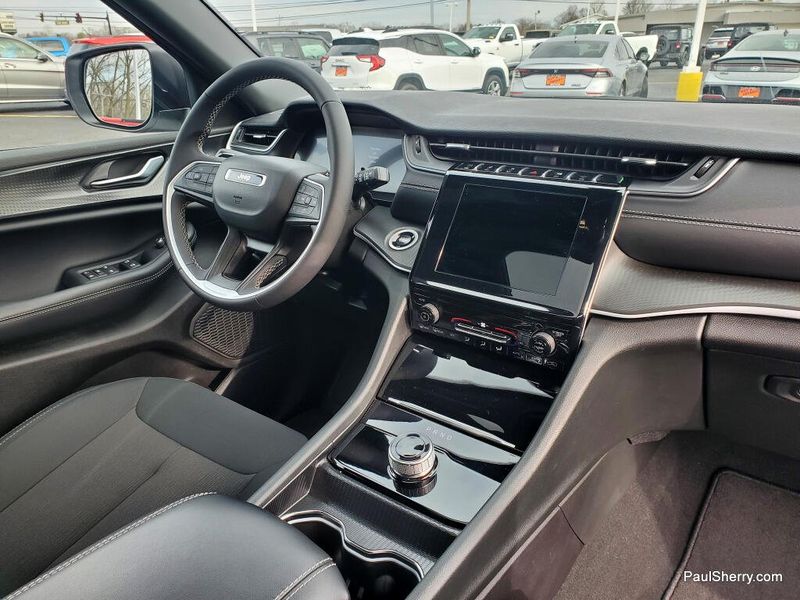 Used 2025 Jeep Grand Cherokee L Laredo X