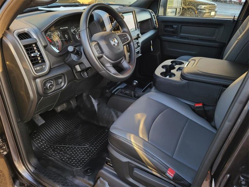 2024 RAM 3500 Tradesman Crew Cab 4x4 8