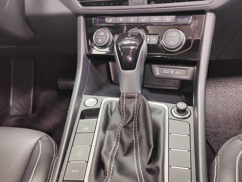 Used 2024 Volkswagen Jetta SE w/SunroofImage 21