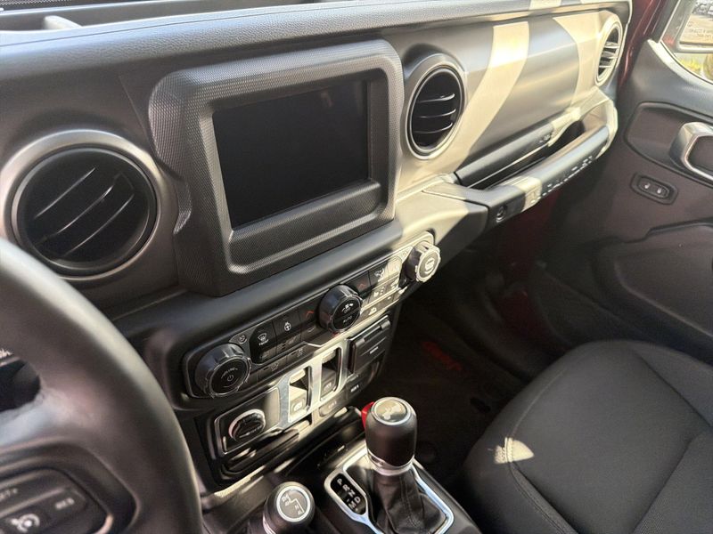 Used 2021 Jeep Wrangler Sport SImage 17