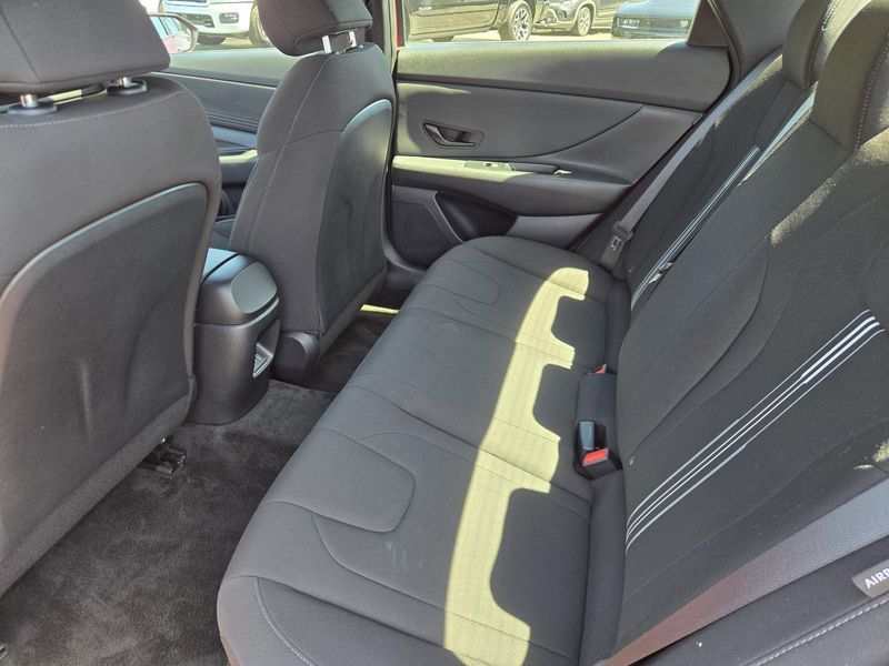 Used 2025 Hyundai Elantra SEL Sport IVT