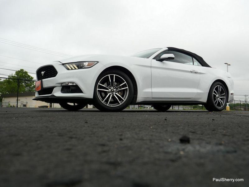 2017 Ford Mustang EcoBoost PremiumImage 21