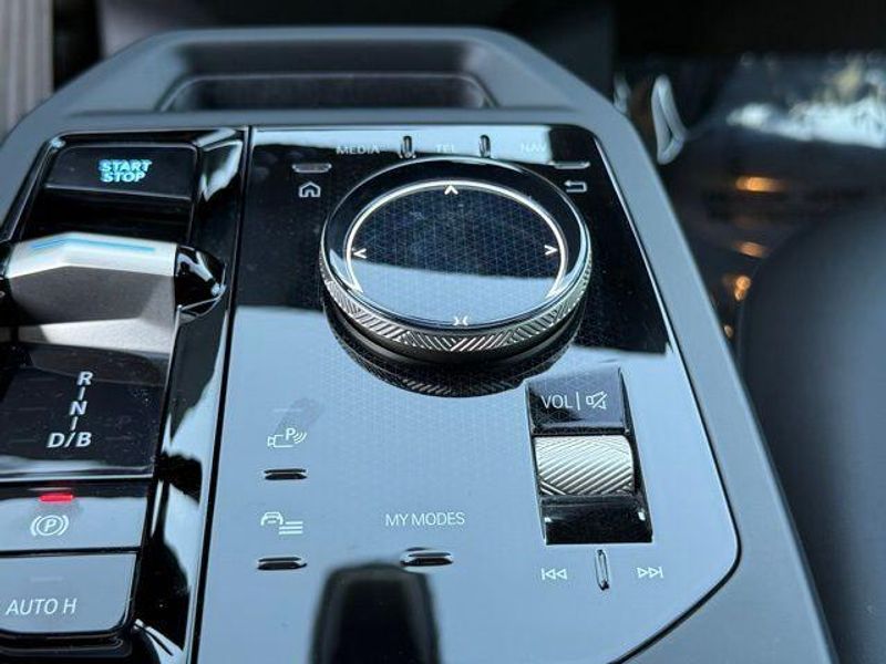 Used 2026 BMW iX xDrive60Image 29