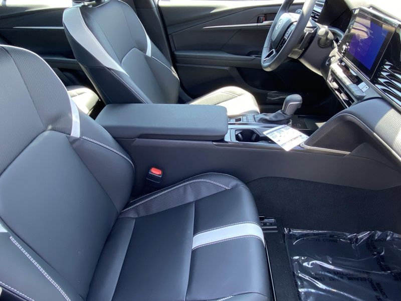 New 2025 Toyota Camry SEImage 10