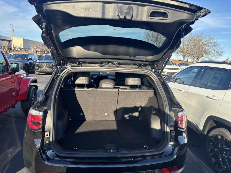 New 2026 Jeep Compass Latitude Altitude 4x4Image 9