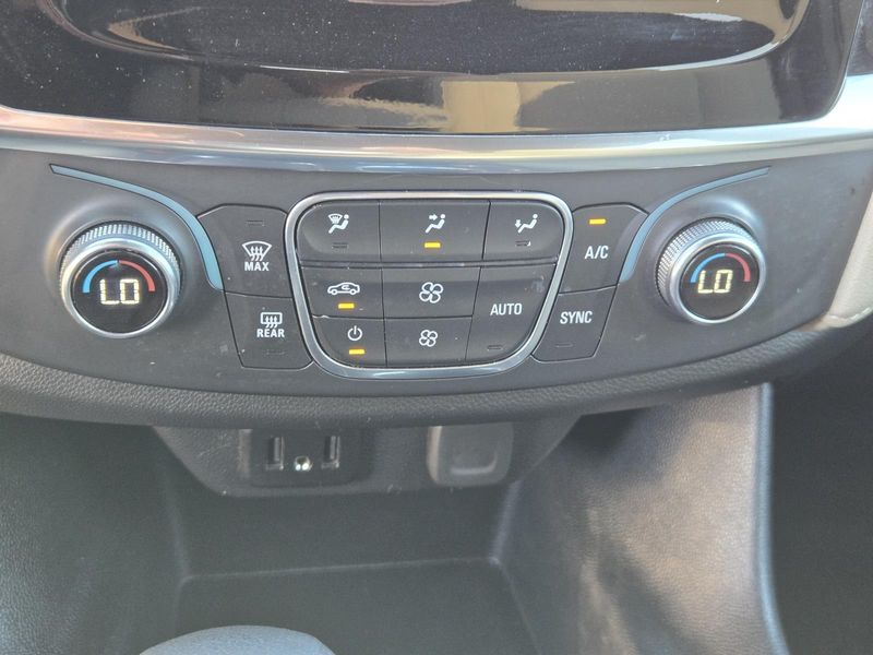 Used 2023 Chevrolet Traverse FWD 4dr LS w/1LS