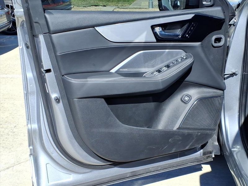 Used 2025 Acura MDX Technology PackageImage 19