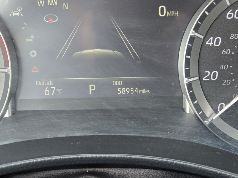 Used 2024 Toyota Highlander LE FWD (Natl)