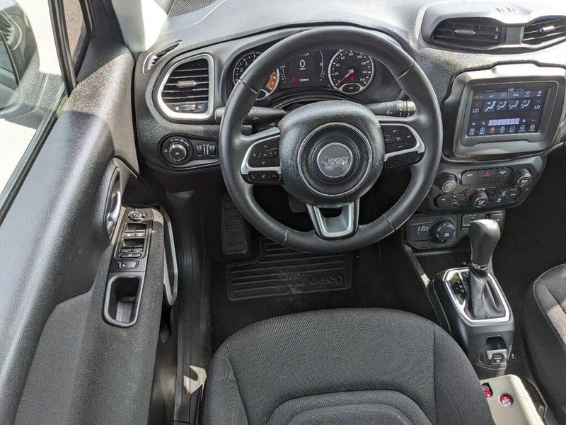 2020 Jeep Renegade LatitudeImage 18